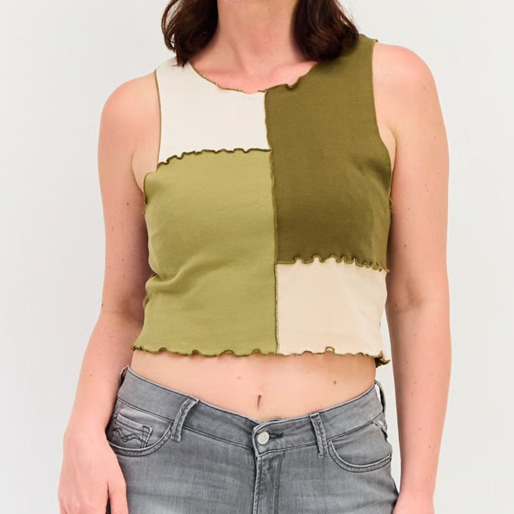 pull & bear green and white color block lettuce edge crop tank top